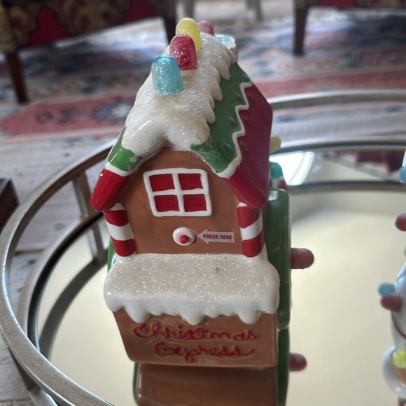 Hallmark gumdrop vintage gingerbread train and snowman does not play music - Picture 2 of 5